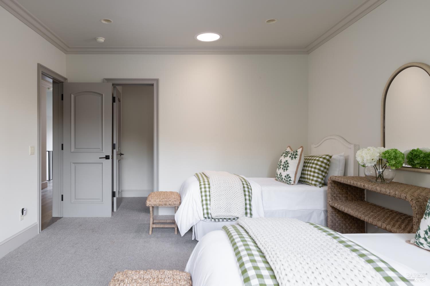 Detail Gallery Image 34 of 57 For 4504 Redwood Rd, Napa,  CA 94558 - 4 Beds | 3/1 Baths