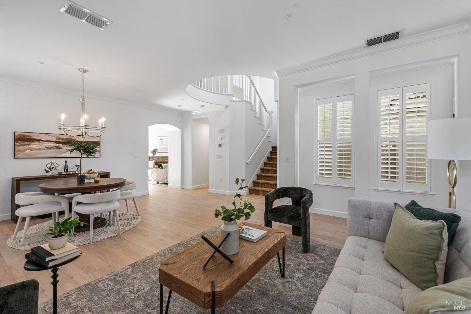 Detail Gallery Image 2 of 30 For 95 Summerbrooke Cir, Napa,  CA 94558 - 4 Beds | 3/1 Baths