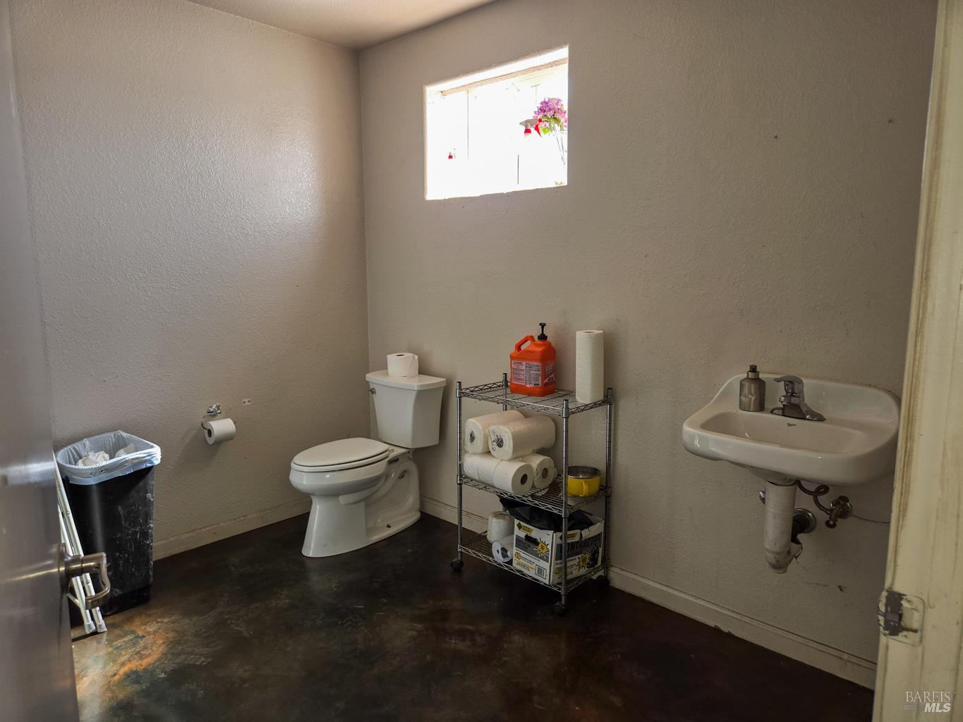 Detail Gallery Image 20 of 22 For 4300 N State St, Ukiah,  CA 95482 - – Beds | – Baths