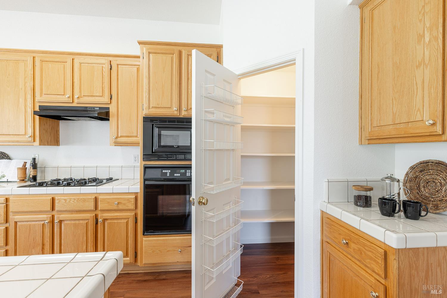 Detail Gallery Image 18 of 56 For 3896 Doral Dr, Fairfield,  CA 94533 - 4 Beds | 2 Baths