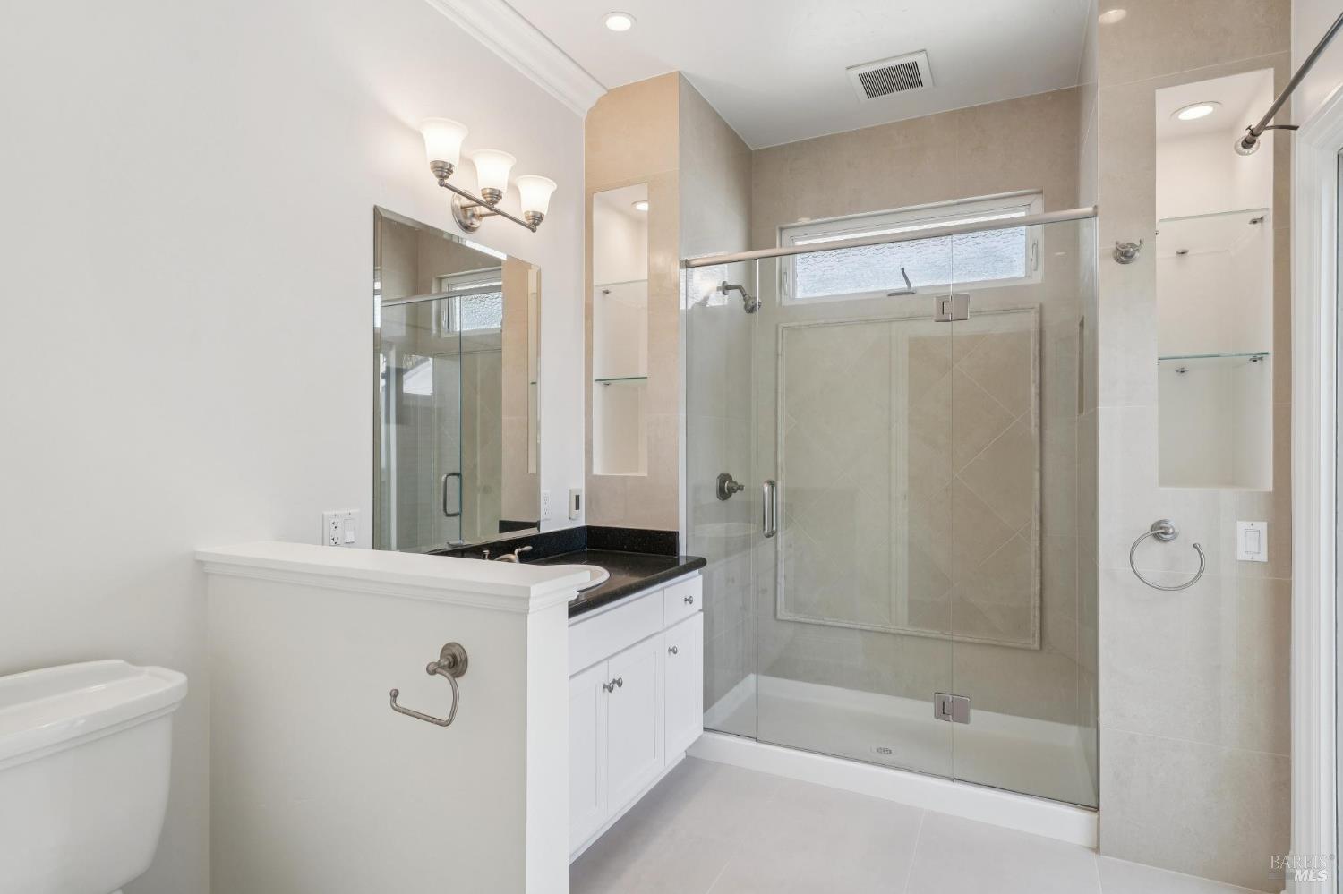 Detail Gallery Image 30 of 80 For 102 F St, San Rafael,  CA 94901 - 5 Beds | 4 Baths