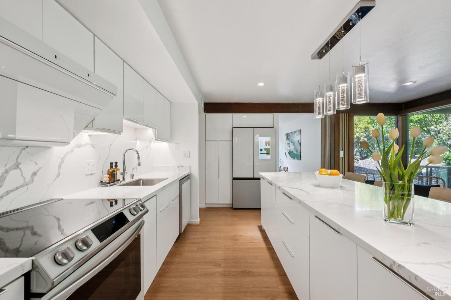 Detail Gallery Image 22 of 58 For 2 Lyford Dr #6,  Tiburon,  CA 94920 - 2 Beds | 2 Baths