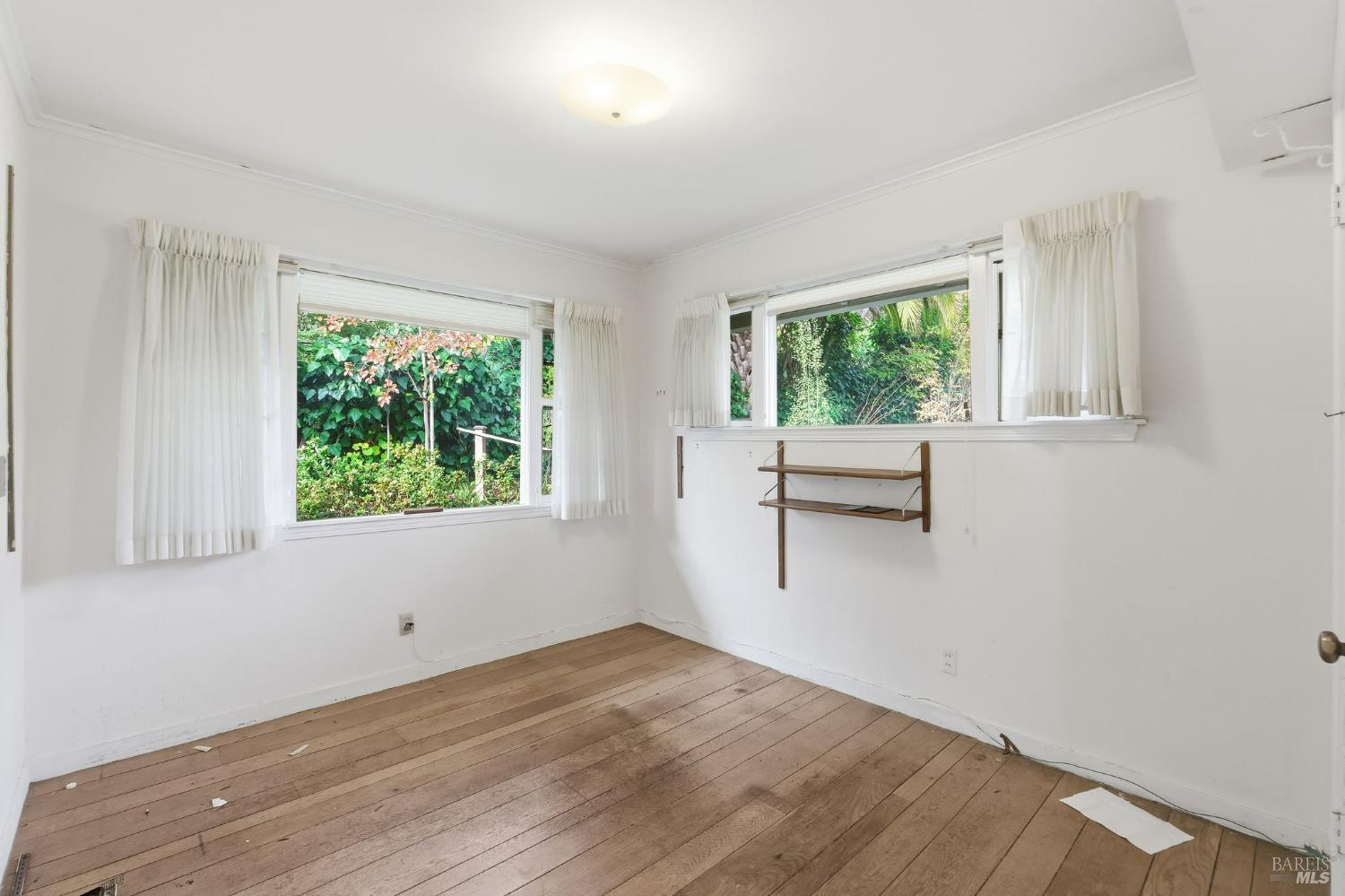 Detail Gallery Image 31 of 59 For 40 Newhall Dr, San Rafael,  CA 94901 - 4 Beds | 3/1 Baths