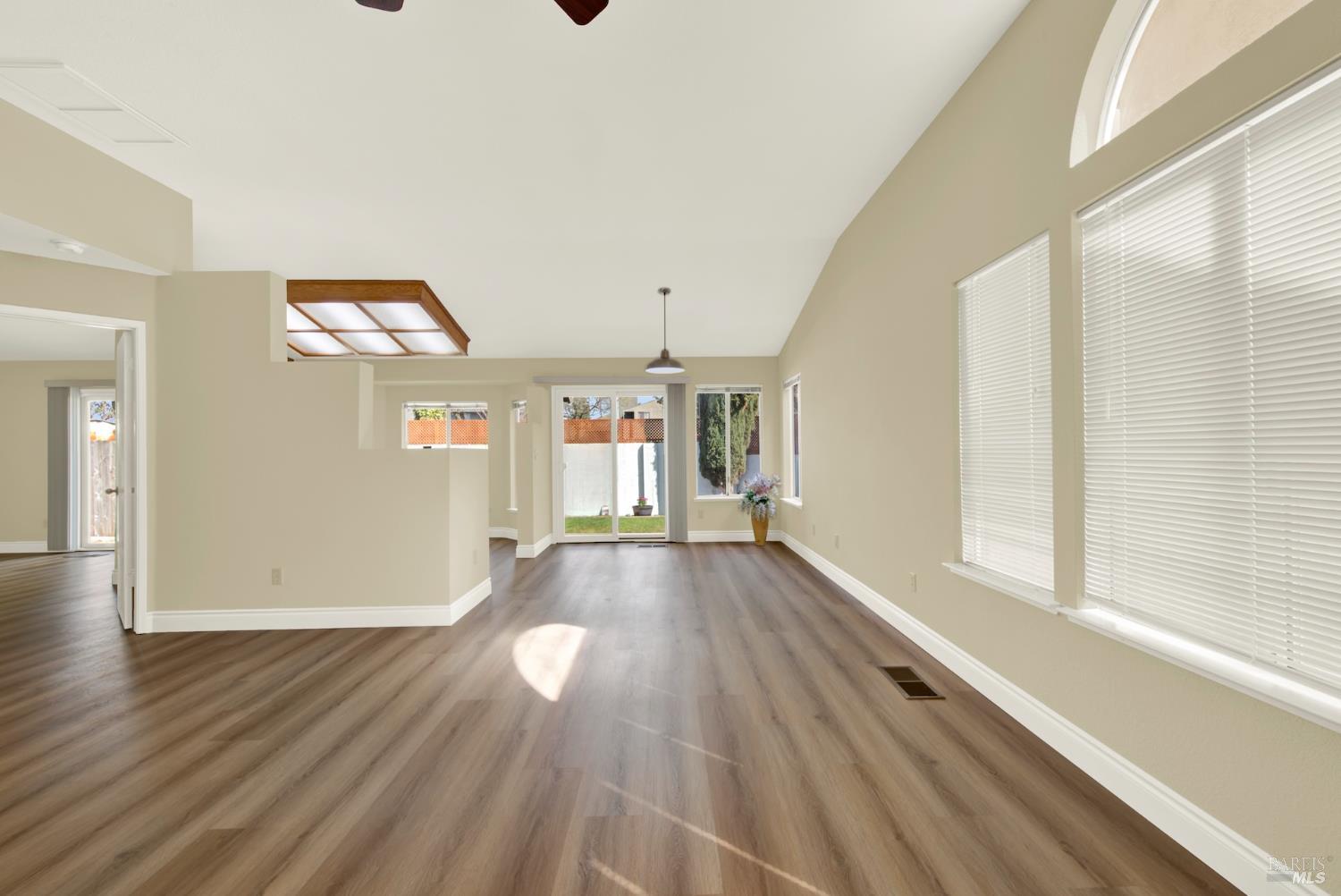 Detail Gallery Image 15 of 50 For 329 Ridgecrest Cir, Suisun City,  CA 94585 - 2 Beds | 2 Baths