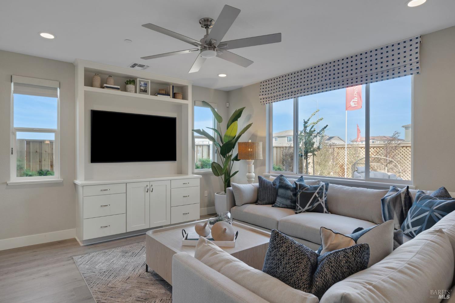 Detail Gallery Image 5 of 42 For 513 Eagle Cir, Oakley,  CA 94561 - 4 Beds | 3 Baths