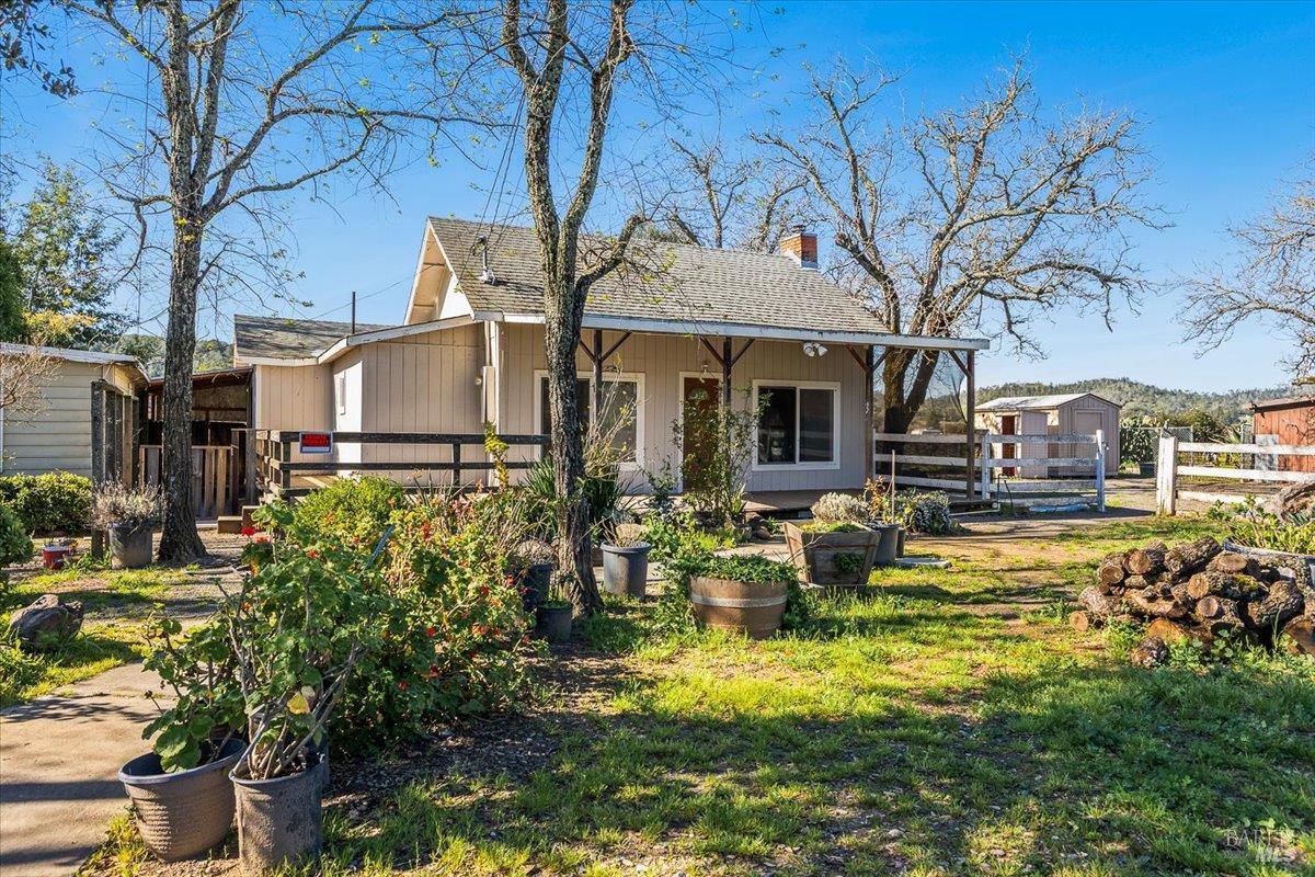 Detail Gallery Image 3 of 43 For 21399 River Ln, Geyserville,  CA 95441 - 2 Beds | 1 Baths