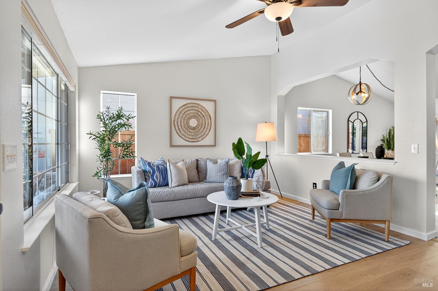 Detail Gallery Image 10 of 48 For 1056 Esparto Ct, Windsor,  CA 95492 - 3 Beds | 2 Baths