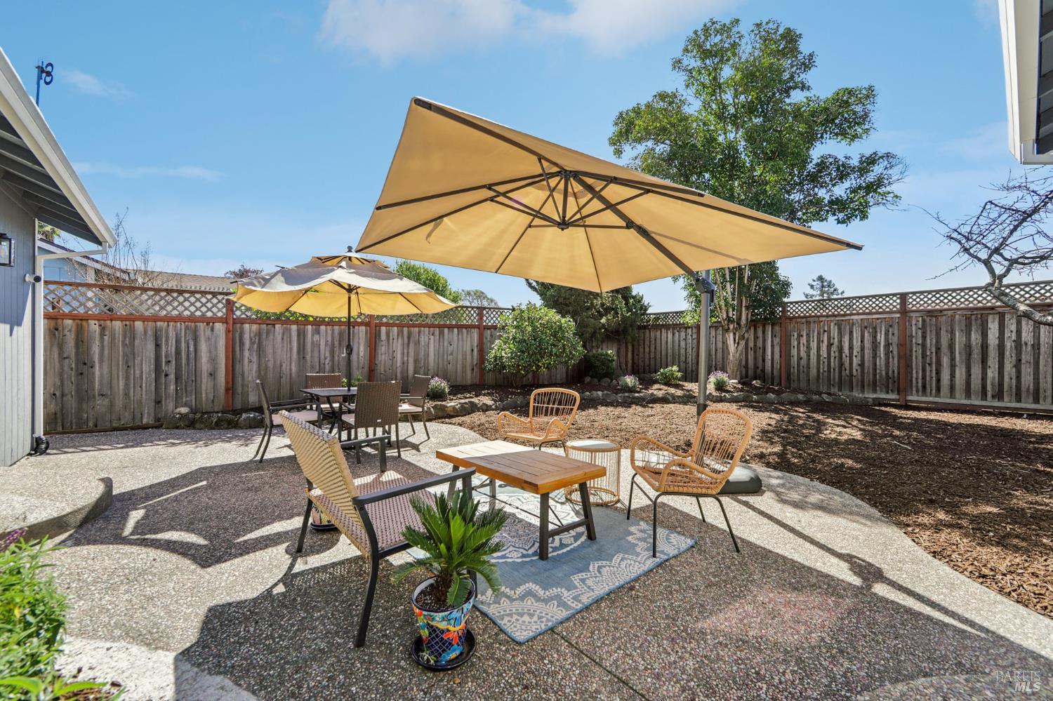 Detail Gallery Image 29 of 34 For 815 Whitney Way, Petaluma,  CA 94954 - 3 Beds | 2 Baths