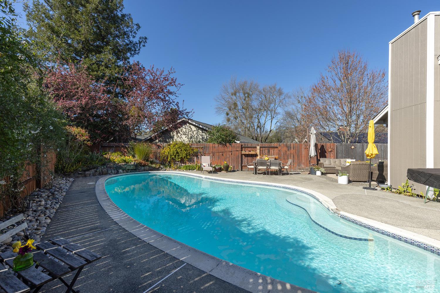 Detail Gallery Image 47 of 61 For 2409 Canin Ct, Santa Rosa,  CA 95405 - 3 Beds | 2 Baths