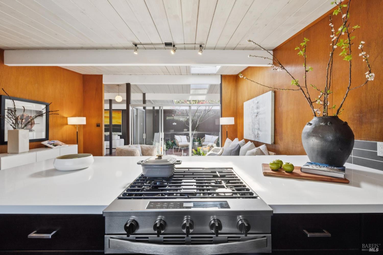 Detail Gallery Image 26 of 58 For 1200 Idylberry Rd, San Rafael,  CA 94903 - 4 Beds | 2 Baths