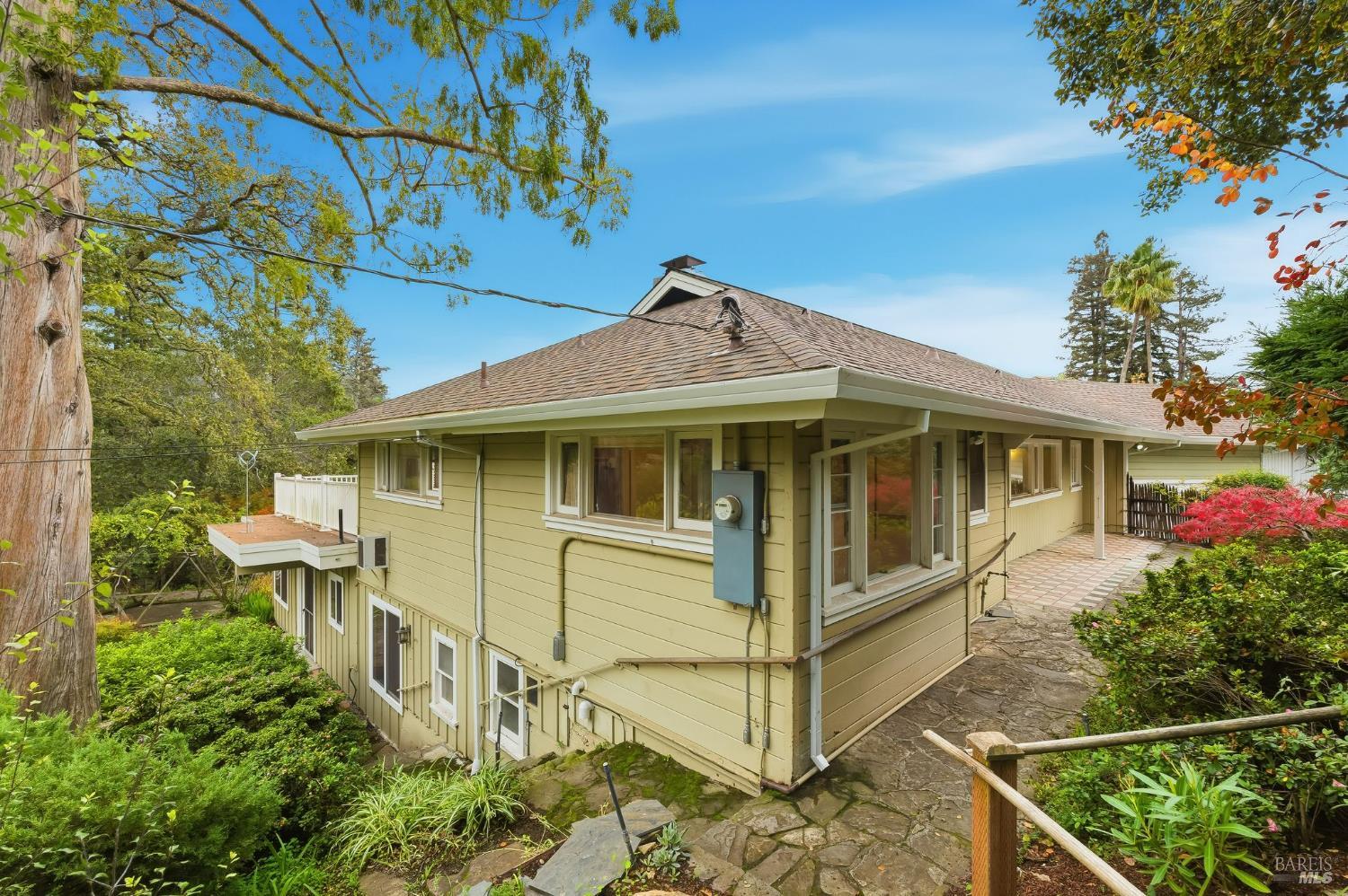 Detail Gallery Image 5 of 59 For 40 Newhall Dr, San Rafael,  CA 94901 - 4 Beds | 3/1 Baths