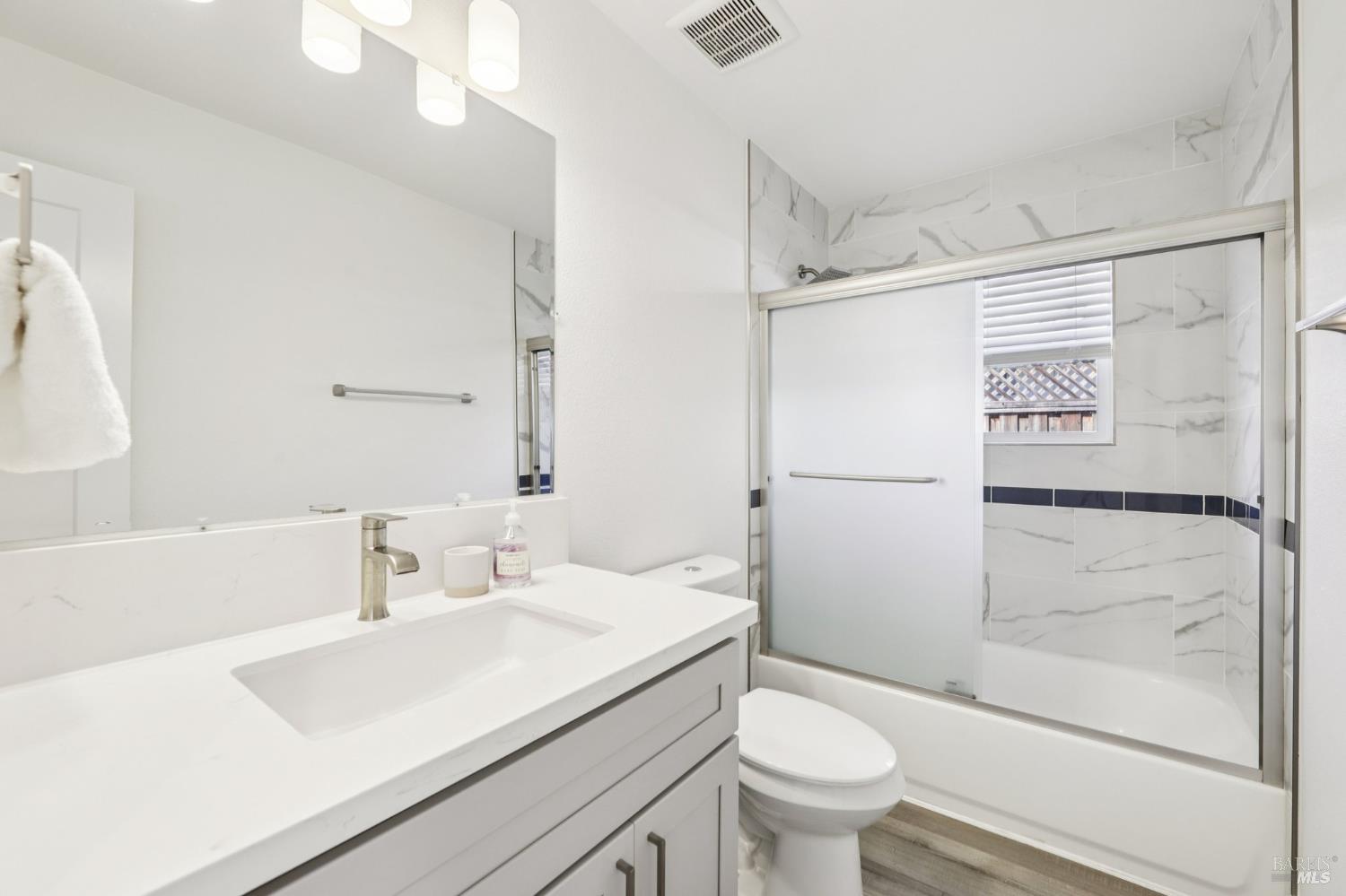 Detail Gallery Image 27 of 34 For 815 Whitney Way, Petaluma,  CA 94954 - 3 Beds | 2 Baths