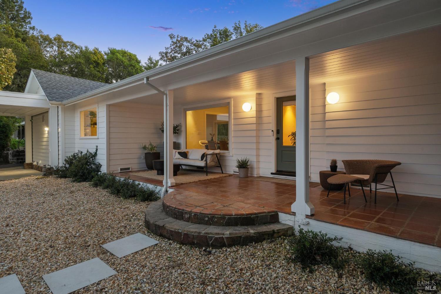 Detail Gallery Image 2 of 70 For 1236 N Fitch Mountain Rd, Healdsburg,  CA 95448 - 3 Beds | 2/1 Baths