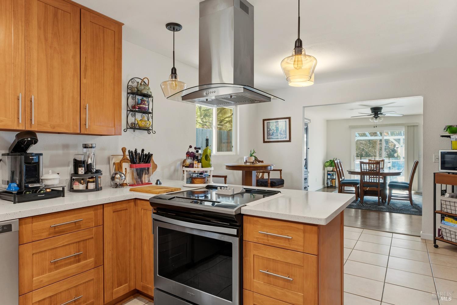 Detail Gallery Image 5 of 29 For 2960 Oak Crest Ave, Lucerne,  CA 95458 - 3 Beds | 2 Baths