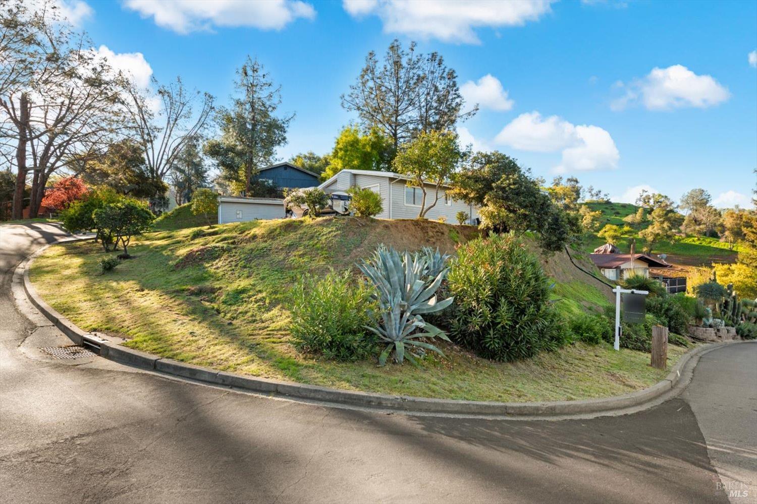 Detail Gallery Image 7 of 45 For 1380 Steele Canyon Rd, Napa,  CA 94558 - 2 Beds | 1/1 Baths