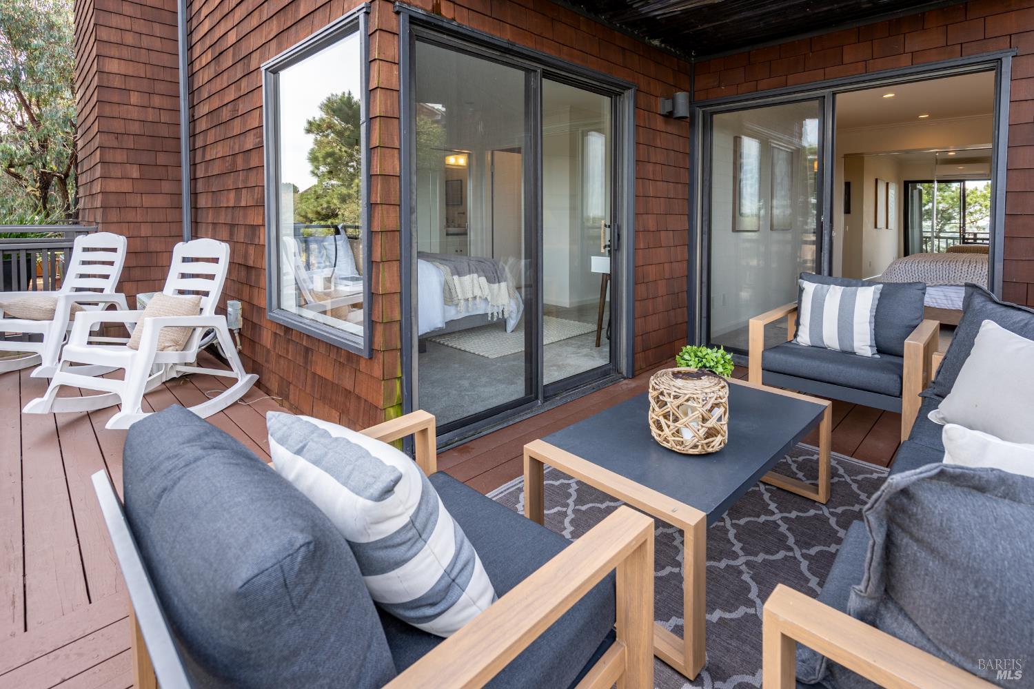 Detail Gallery Image 24 of 45 For 220 Headlands Ct, Sausalito,  CA 94965 - 2 Beds | 2/1 Baths