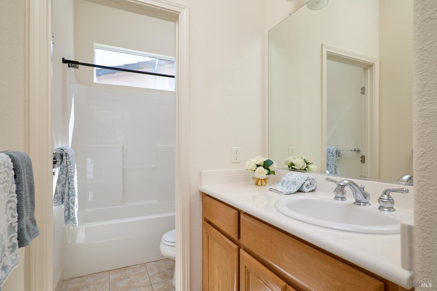 Detail Gallery Image 27 of 36 For 721 Michelbook Ln, Rio Vista,  CA 94571 - 2 Beds | 2/1 Baths