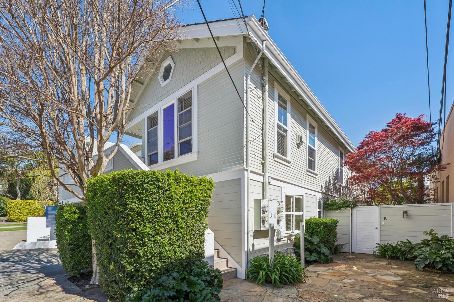 Detail Gallery Image 3 of 80 For 102 F St, San Rafael,  CA 94901 - 5 Beds | 4 Baths