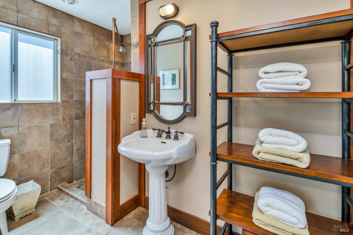 Detail Gallery Image 40 of 95 For 4038 E 3rd Ave, Napa,  CA 94558 - 4 Beds | 3 Baths