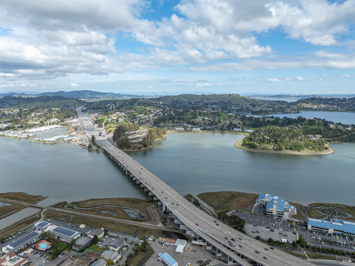 Detail Gallery Image 32 of 45 For 220 Headlands Ct, Sausalito,  CA 94965 - 2 Beds | 2/1 Baths