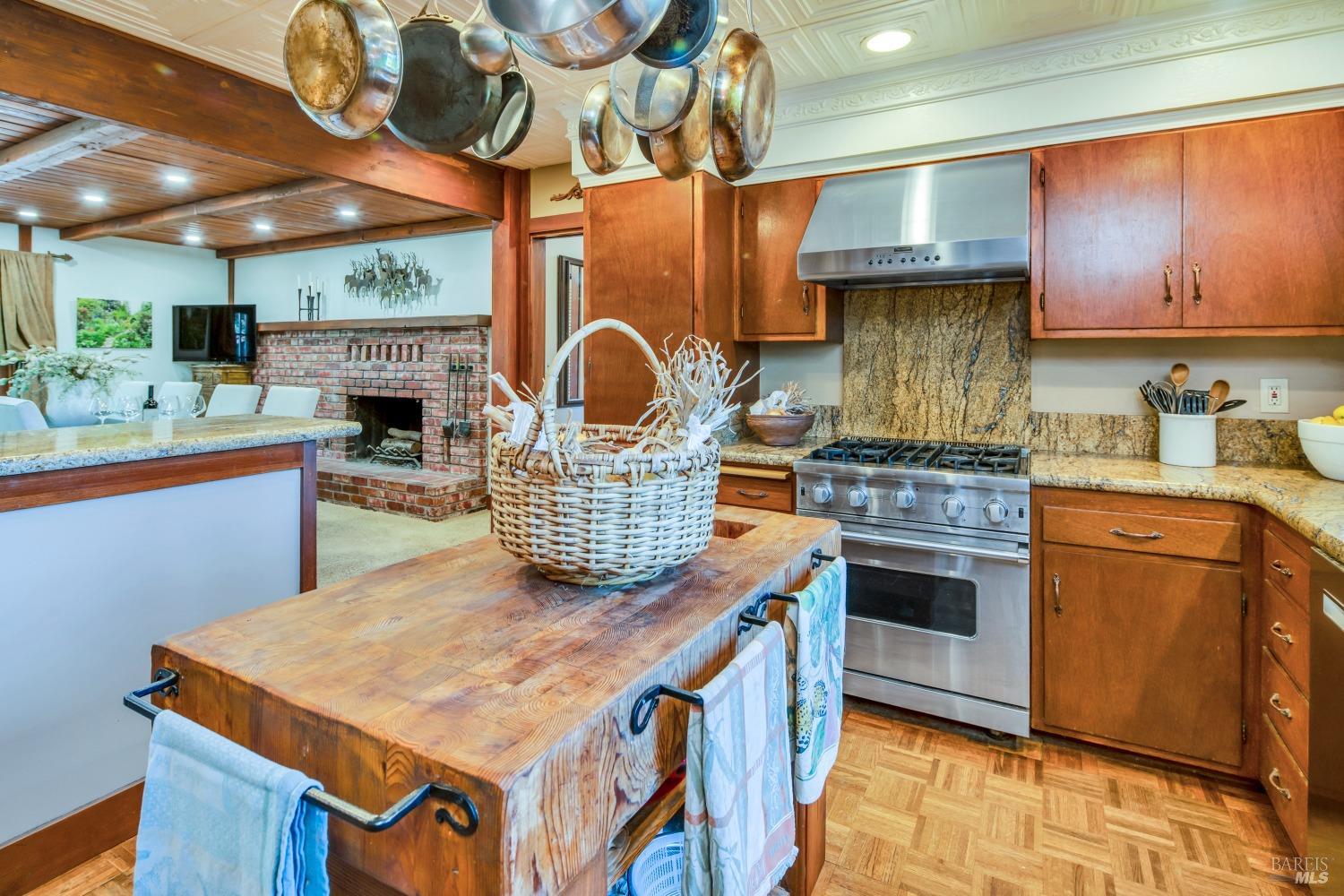 Detail Gallery Image 22 of 95 For 4038 E 3rd Ave, Napa,  CA 94558 - 4 Beds | 3 Baths