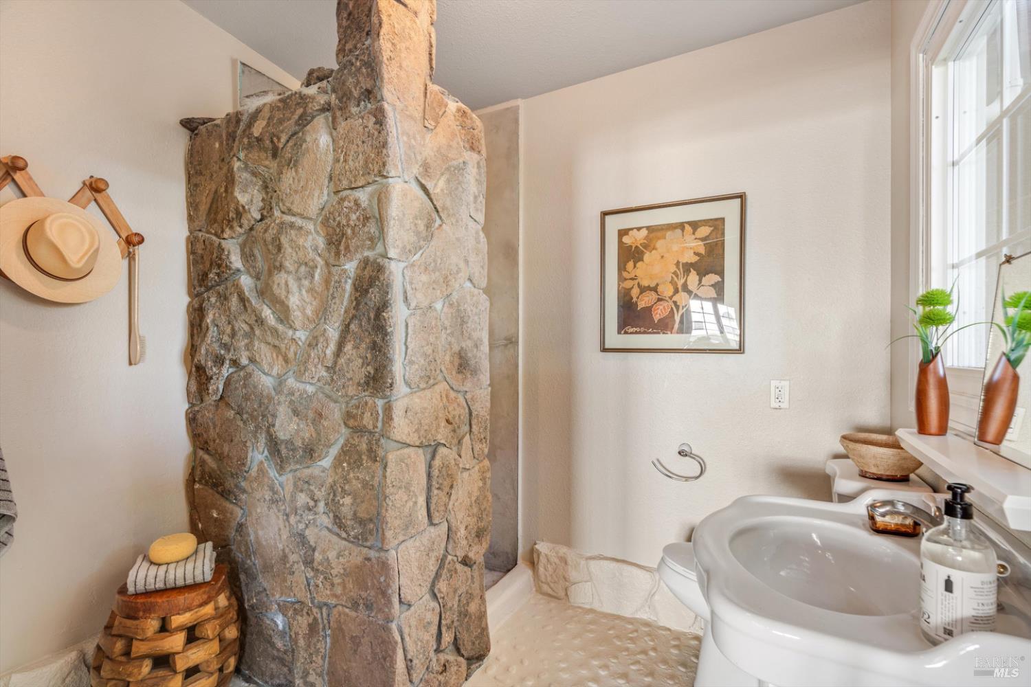 Detail Gallery Image 63 of 70 For 1236 N Fitch Mountain Rd, Healdsburg,  CA 95448 - 3 Beds | 2/1 Baths