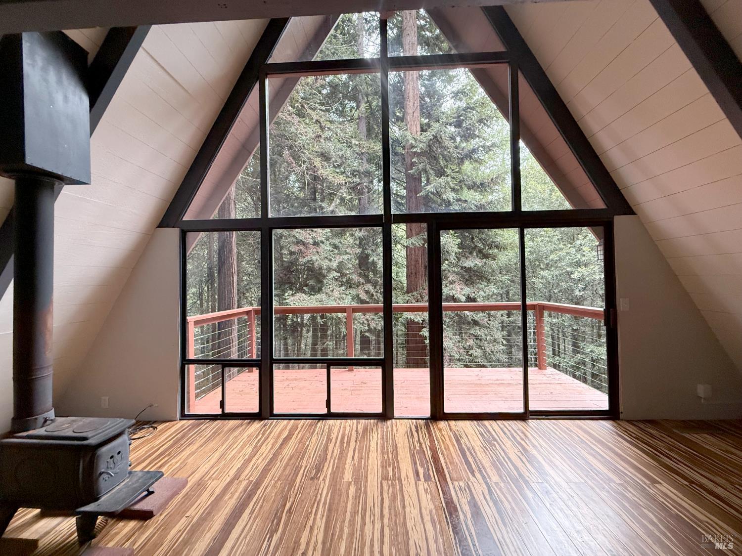 Detail Gallery Image 5 of 23 For 26465 Poppy Dr, Willits,  CA 95490 - 1 Beds | 1/1 Baths