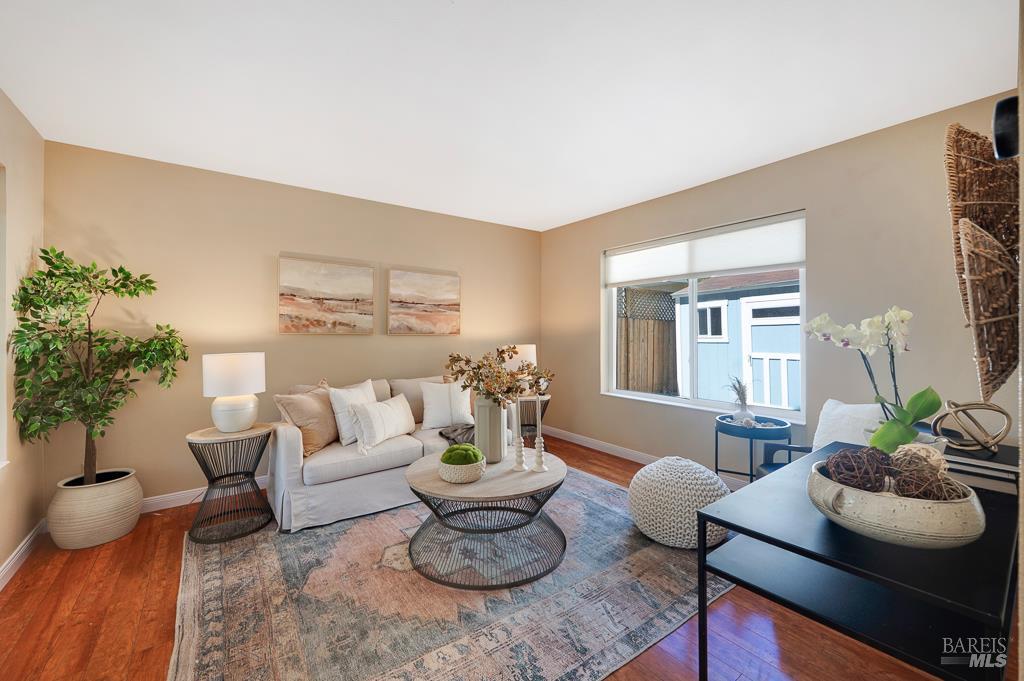 Detail Gallery Image 7 of 31 For 8148 Bodega Ave, Sebastopol,  CA 95472 - 3 Beds | 1/1 Baths