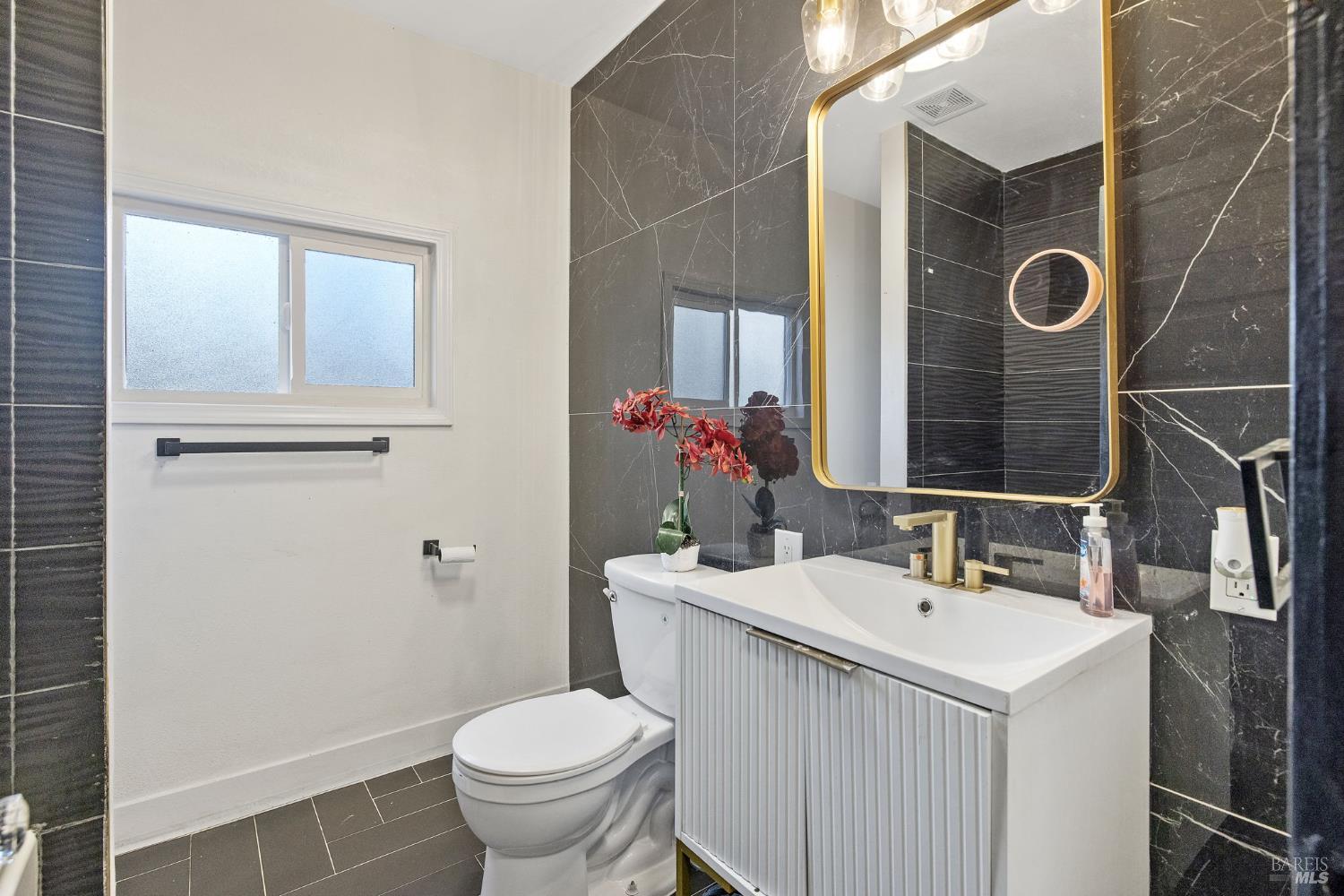 Detail Gallery Image 21 of 57 For 31460 Road 160 Rd, Visalia,  CA 93292 - 4 Beds | 3 Baths