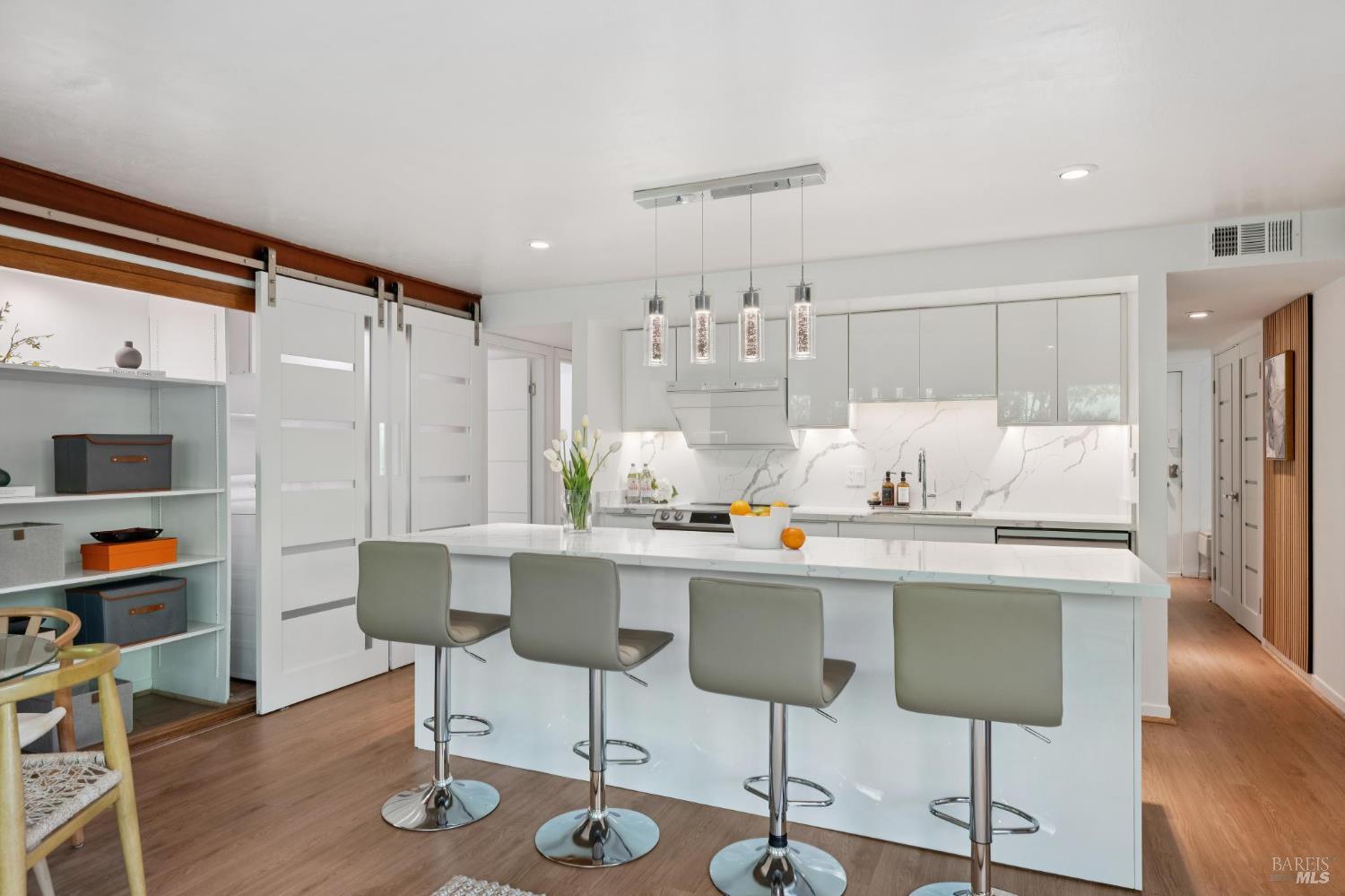 Detail Gallery Image 19 of 58 For 2 Lyford Dr #6,  Tiburon,  CA 94920 - 2 Beds | 2 Baths