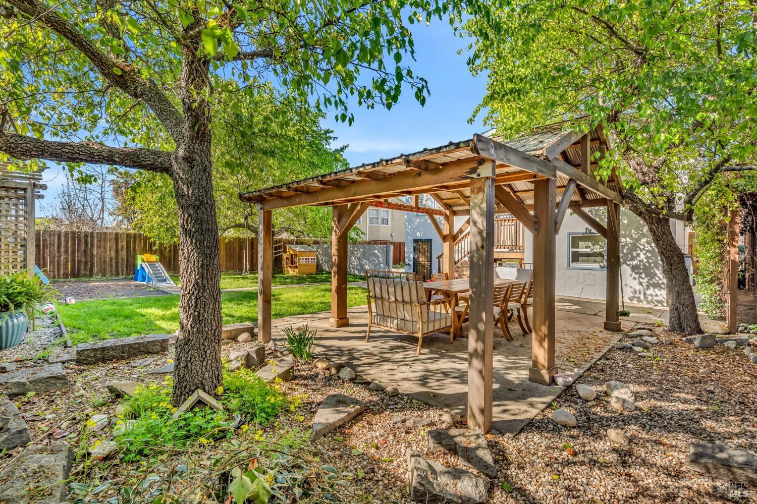 Detail Gallery Image 29 of 32 For 729 1st St, Rodeo,  CA 94572 - 3 Beds | 2 Baths