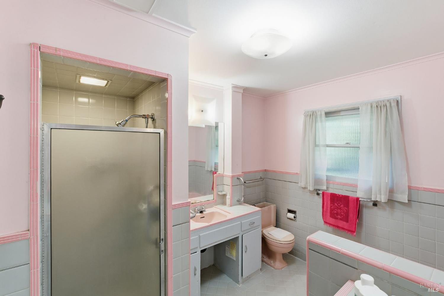 Detail Gallery Image 23 of 59 For 40 Newhall Dr, San Rafael,  CA 94901 - 4 Beds | 3/1 Baths