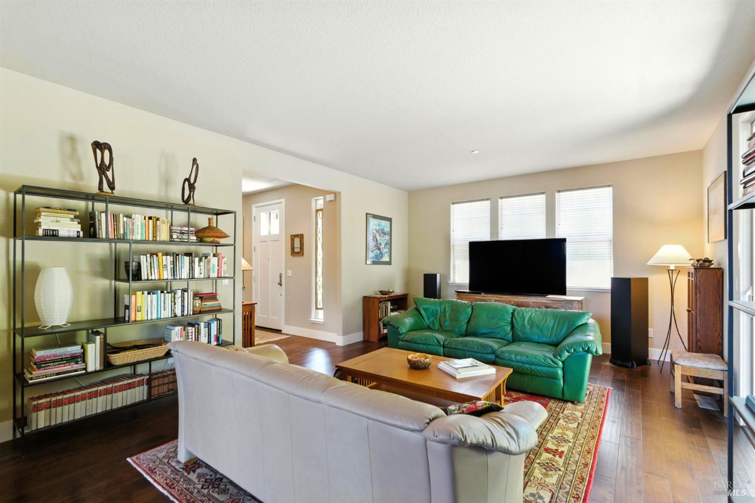 Detail Gallery Image 9 of 59 For 830 Litchfield Ave, Sebastopol,  CA 95472 - 4 Beds | 3 Baths