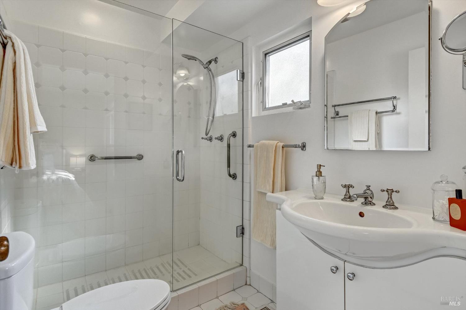 Detail Gallery Image 31 of 36 For 28 Hillcrest Dr, San Rafael,  CA 94901 - 2 Beds | 2 Baths