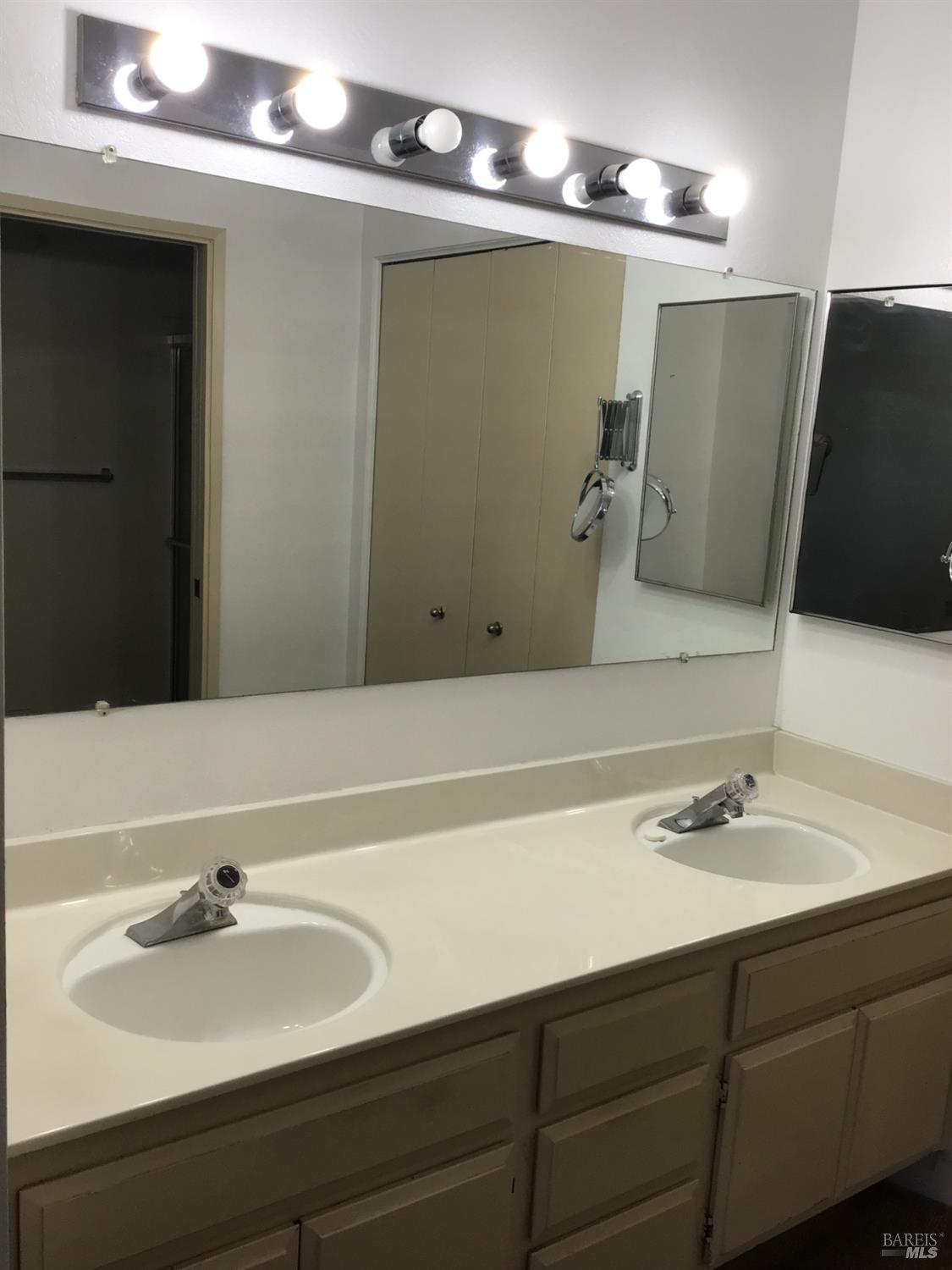 Detail Gallery Image 11 of 15 For 3280 Mustang Cir, Fairfield,  CA 94533 - 4 Beds | 2 Baths