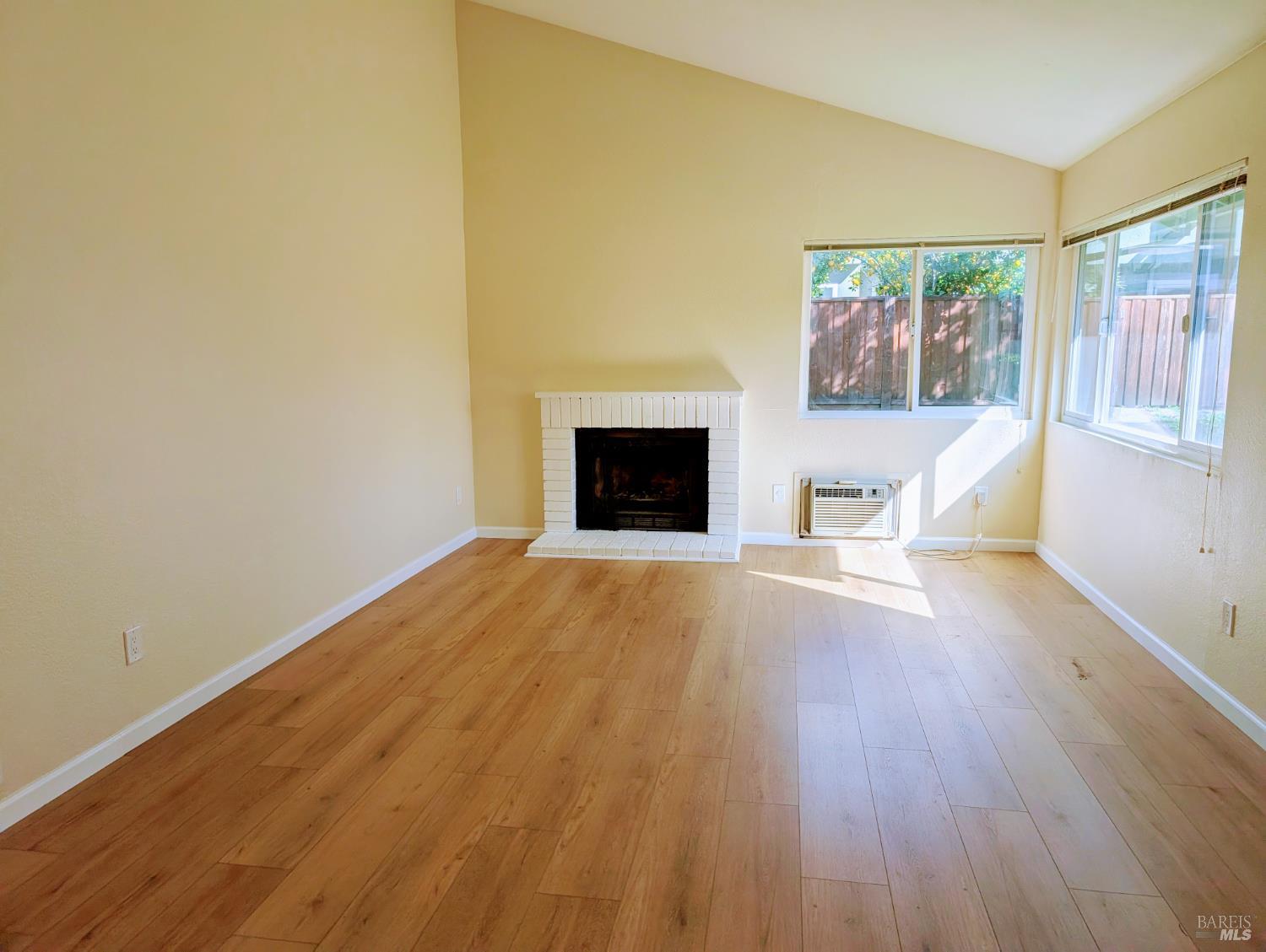 Detail Gallery Image 23 of 24 For 764 Racquet Club Cir, Rohnert Park,  CA 94928 - 2 Beds | 1/1 Baths