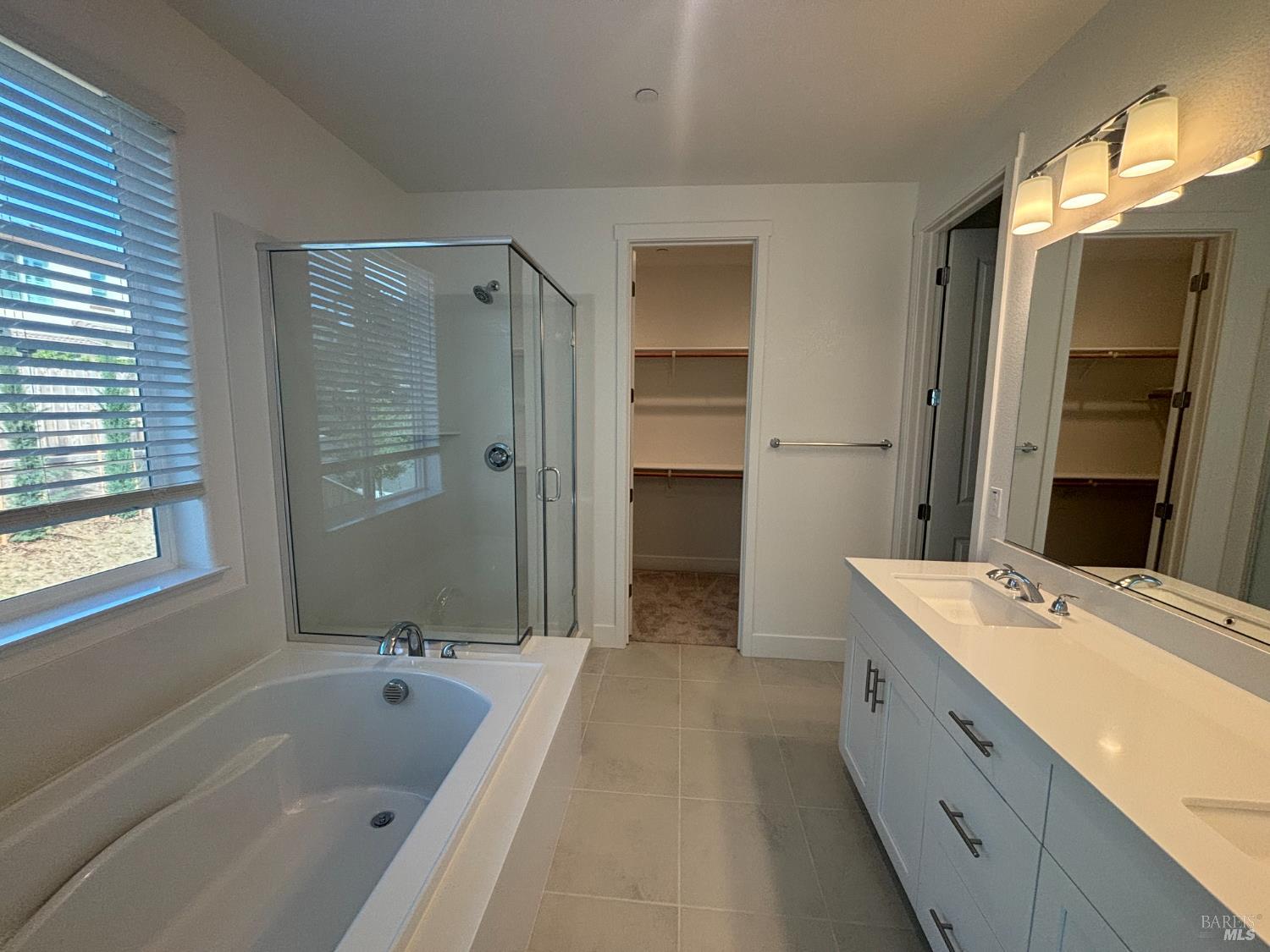 Detail Gallery Image 6 of 8 For 211 Echols Dr, Martinez,  CA 94553 - 3 Beds | 2/1 Baths