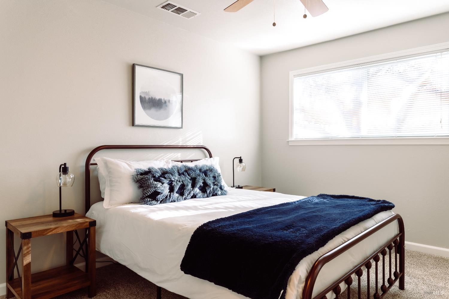 Detail Gallery Image 12 of 52 For 1723 Del Mar Ave, Redding,  CA 96003 - 3 Beds | 2 Baths