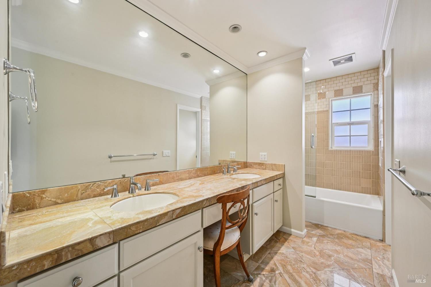 Detail Gallery Image 37 of 61 For 113 Convent Ct, San Rafael,  CA 94901 - 3 Beds | 2/2 Baths