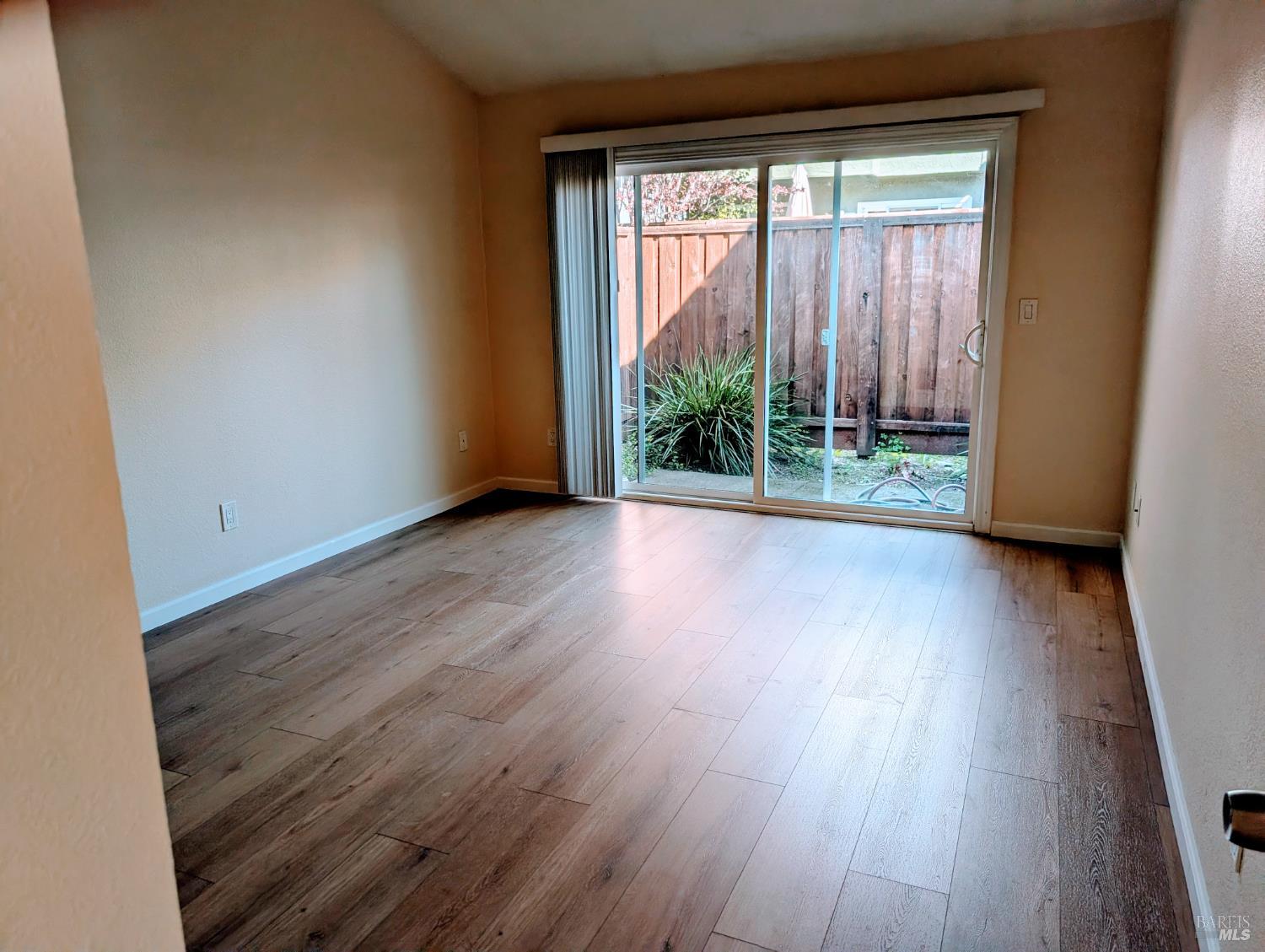 Detail Gallery Image 9 of 24 For 764 Racquet Club Cir, Rohnert Park,  CA 94928 - 2 Beds | 1/1 Baths