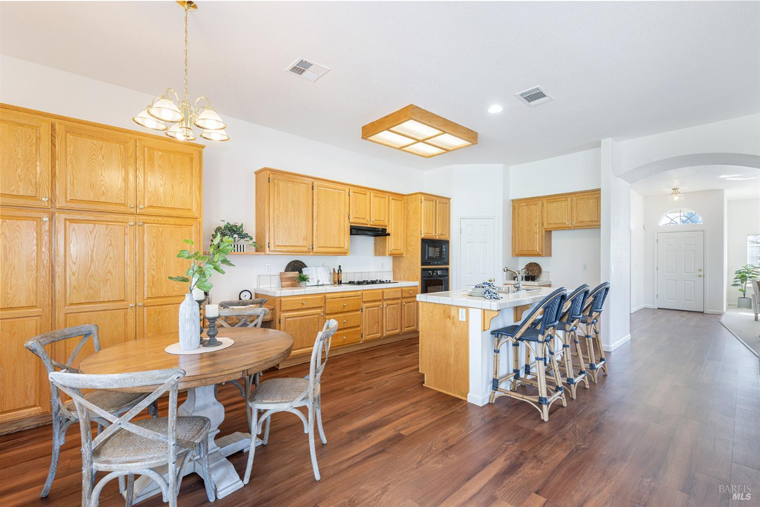 Detail Gallery Image 15 of 56 For 3896 Doral Dr, Fairfield,  CA 94533 - 4 Beds | 2 Baths