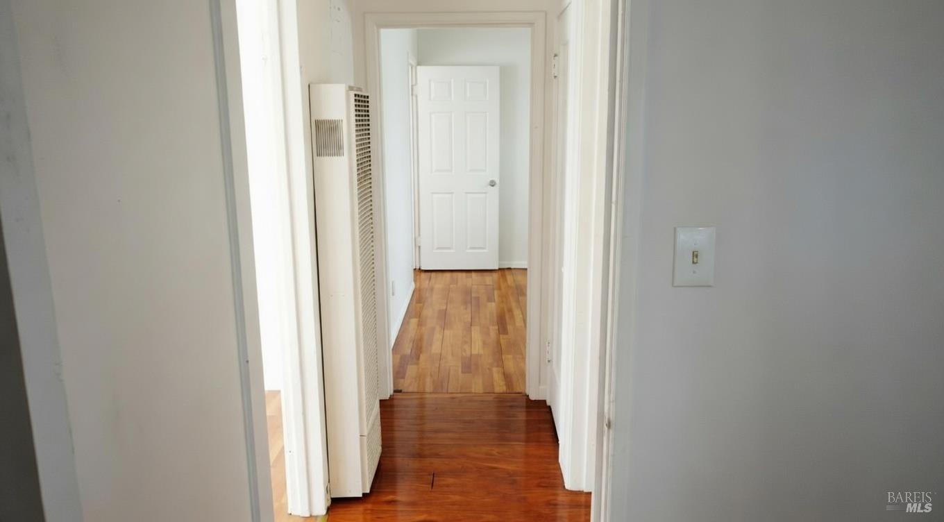 Detail Gallery Image 6 of 19 For 1029 73rd Ave, Oakland,  CA 94621 - 2 Beds | 1 Baths