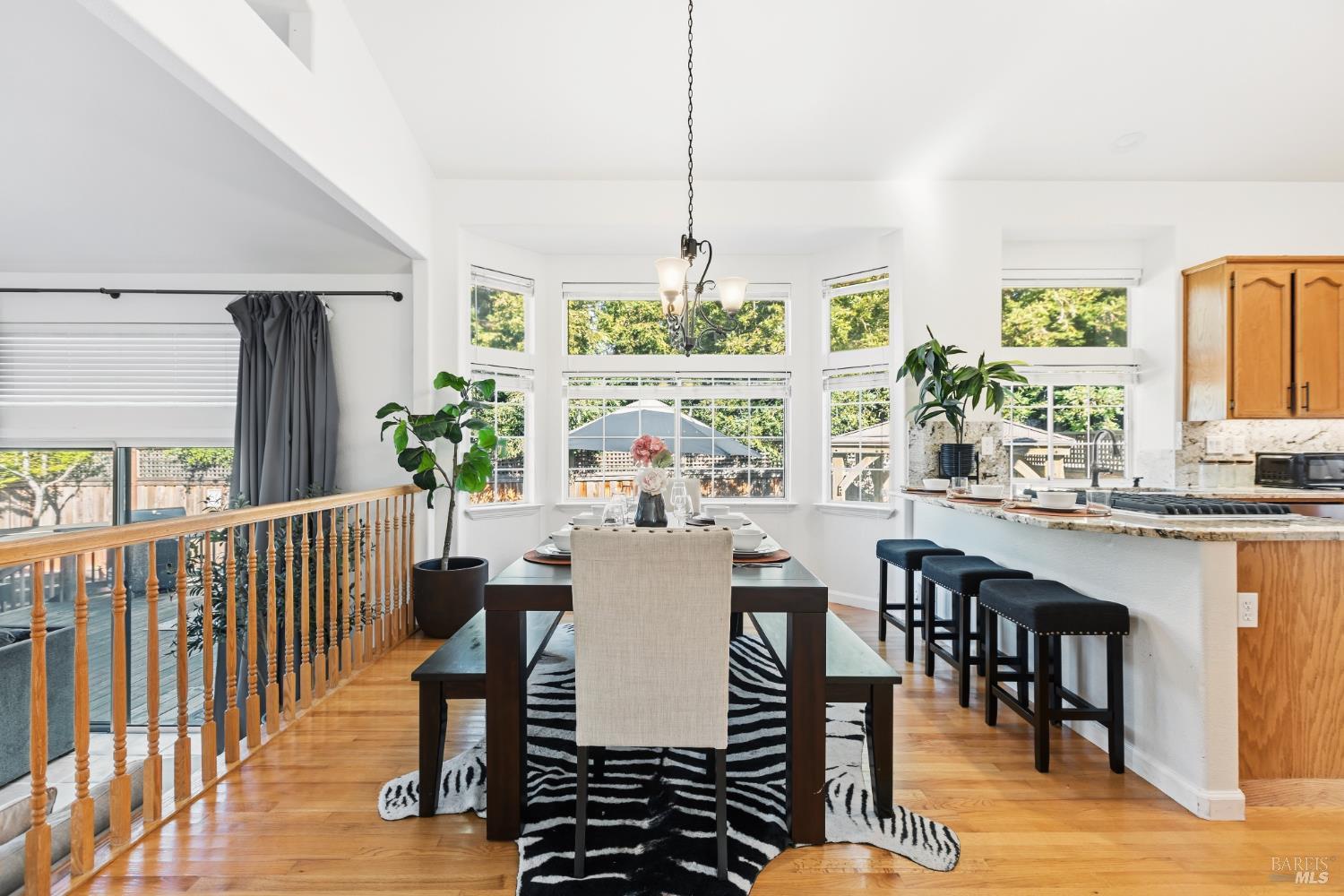 Detail Gallery Image 14 of 57 For 134 Grevillia Dr, Petaluma,  CA 94952 - 4 Beds | 3 Baths