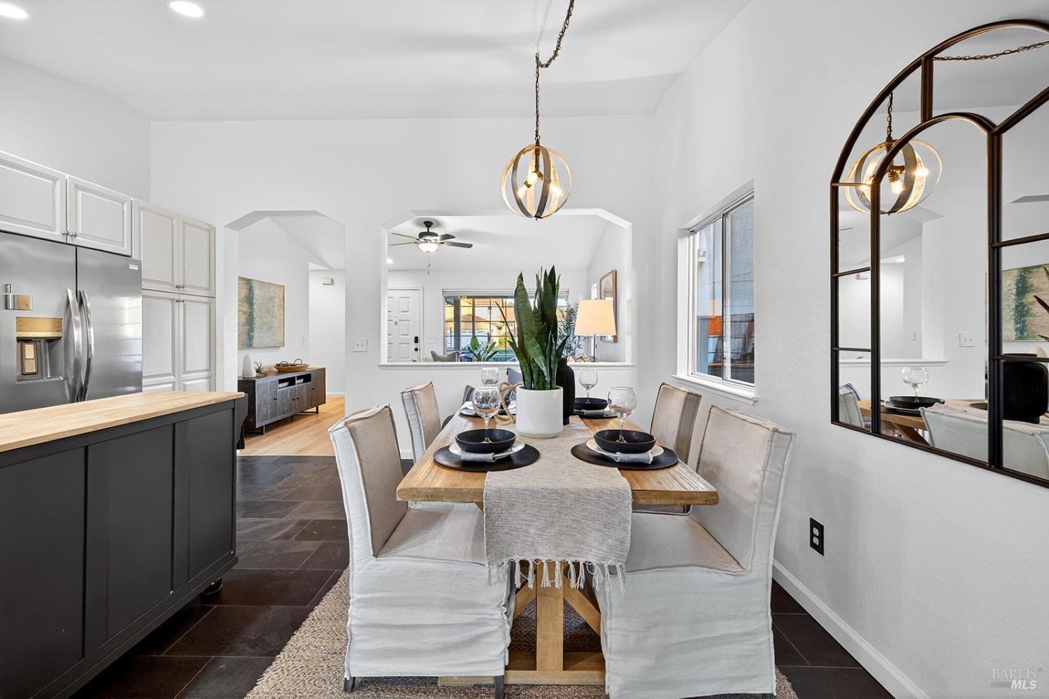 Detail Gallery Image 14 of 48 For 1056 Esparto Ct, Windsor,  CA 95492 - 3 Beds | 2 Baths