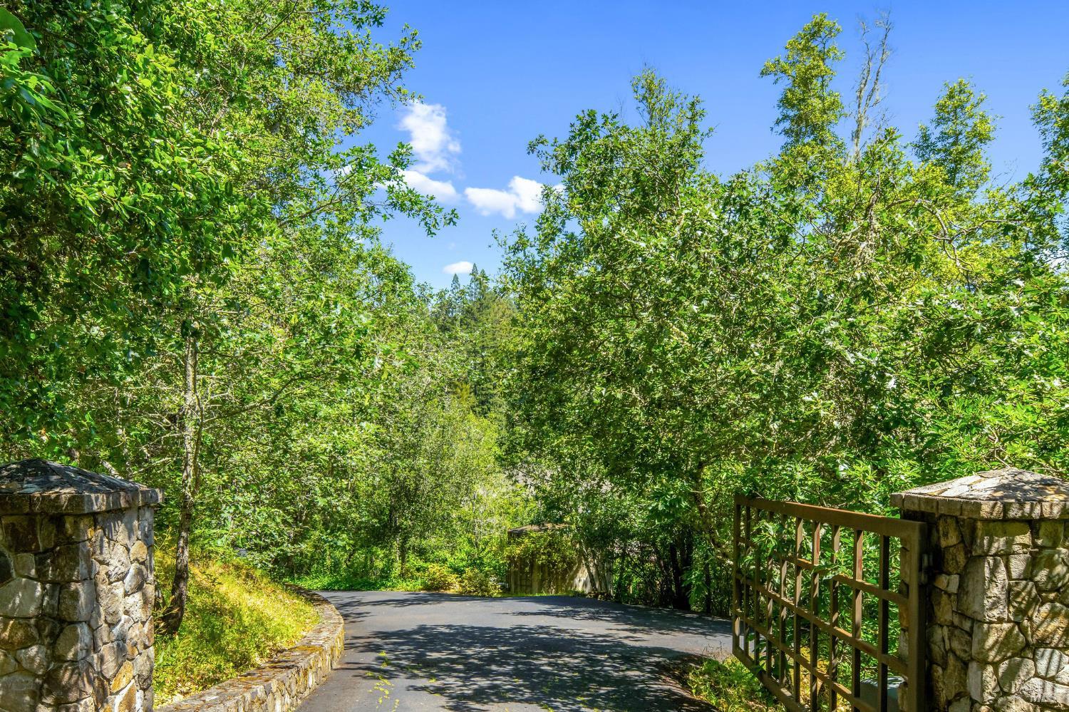 Detail Gallery Image 7 of 57 For 4504 Redwood Rd, Napa,  CA 94558 - 4 Beds | 3/1 Baths