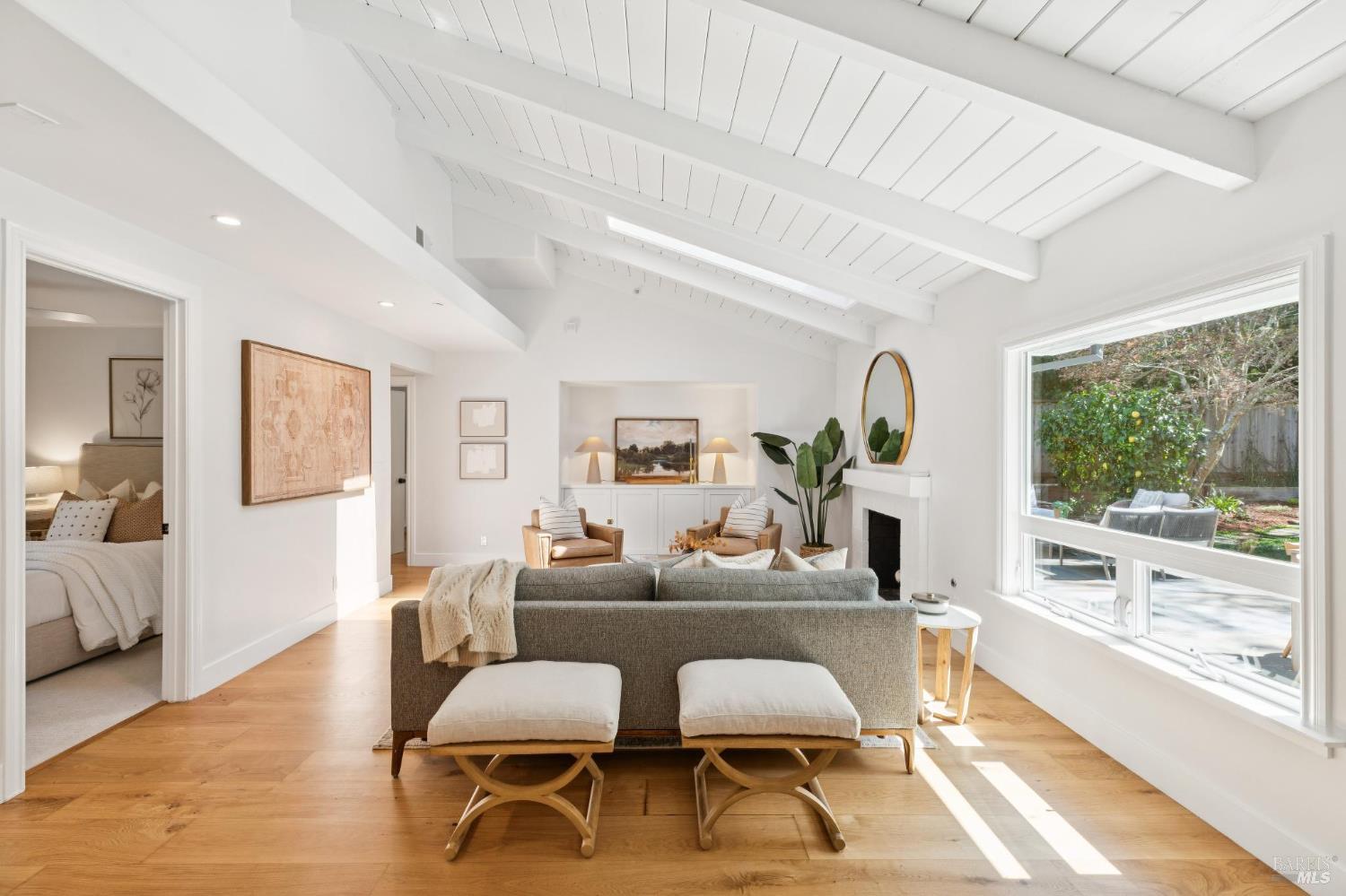 Detail Gallery Image 5 of 31 For 334 Karen Way, Tiburon,  CA 94920 - 4 Beds | 2 Baths