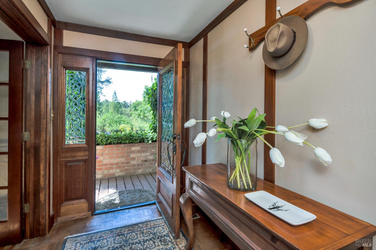 Detail Gallery Image 9 of 95 For 4038 E 3rd Ave, Napa,  CA 94558 - 4 Beds | 3 Baths