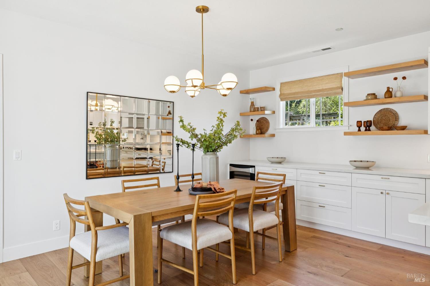 Detail Gallery Image 11 of 31 For 334 Karen Way, Tiburon,  CA 94920 - 4 Beds | 2 Baths