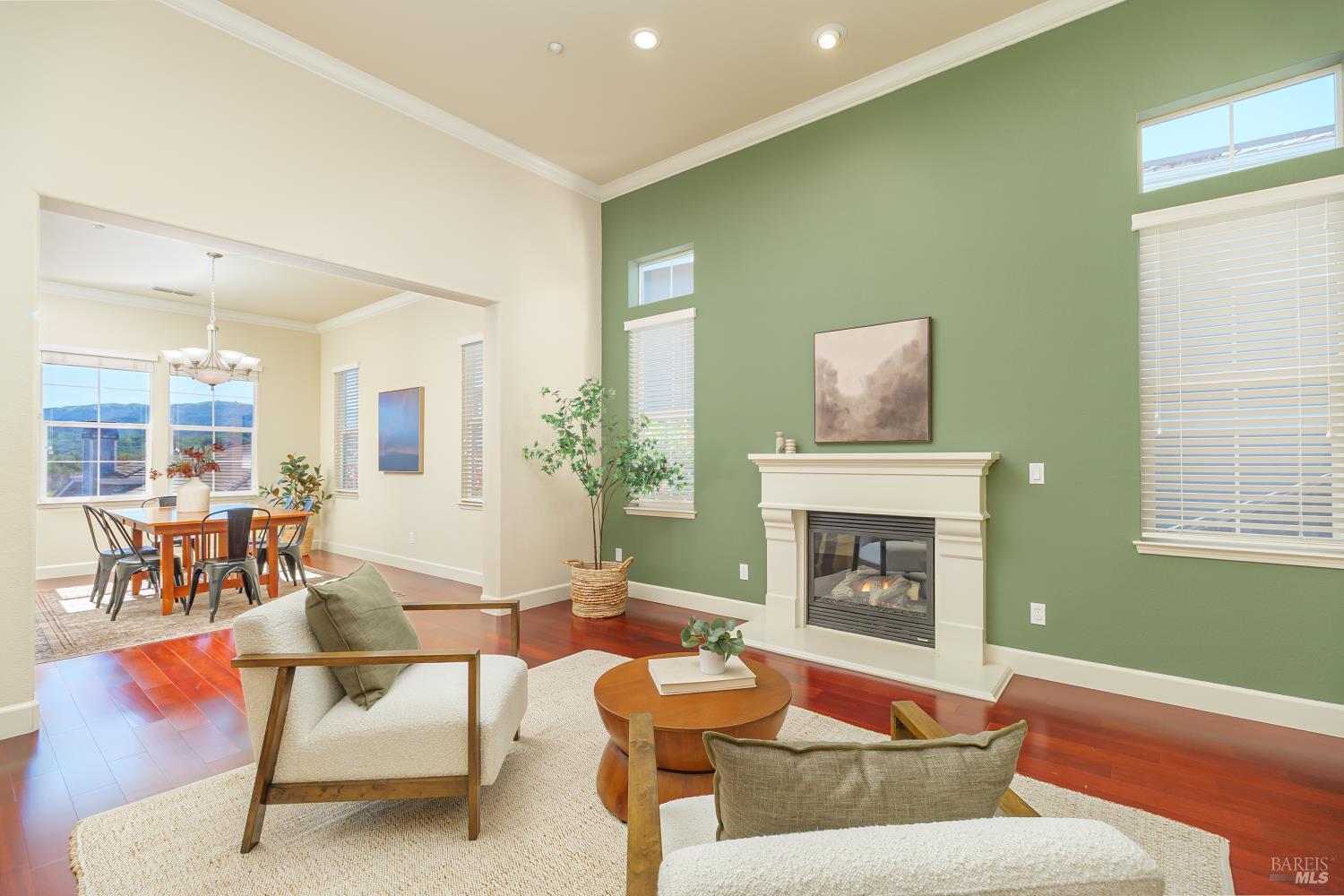 Detail Gallery Image 9 of 28 For 132 Pinheiro Cir, Novato,  CA 94945 - 3 Beds | 2/1 Baths