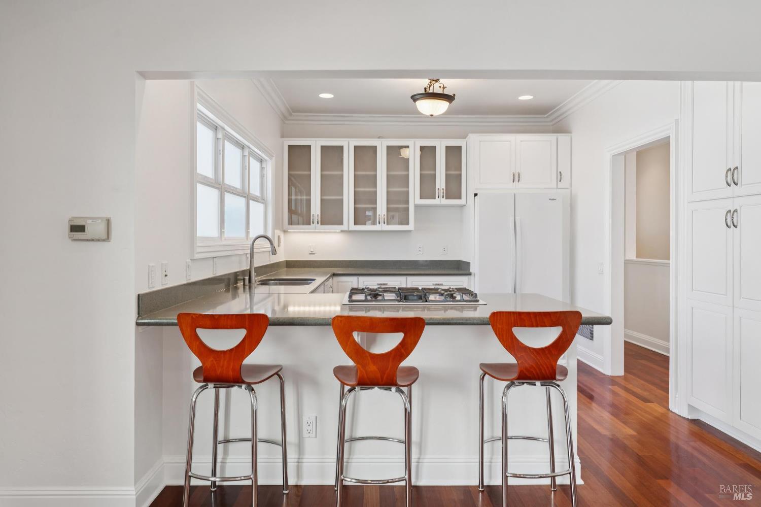 Detail Gallery Image 16 of 80 For 102 F St, San Rafael,  CA 94901 - – Beds | – Baths